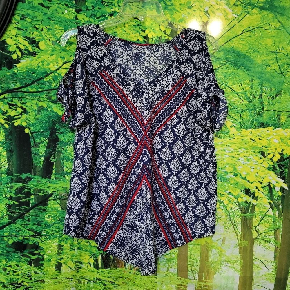 (3311) No name tag, Cold Shoulder top, Size Medium blue,red,white (3311-)